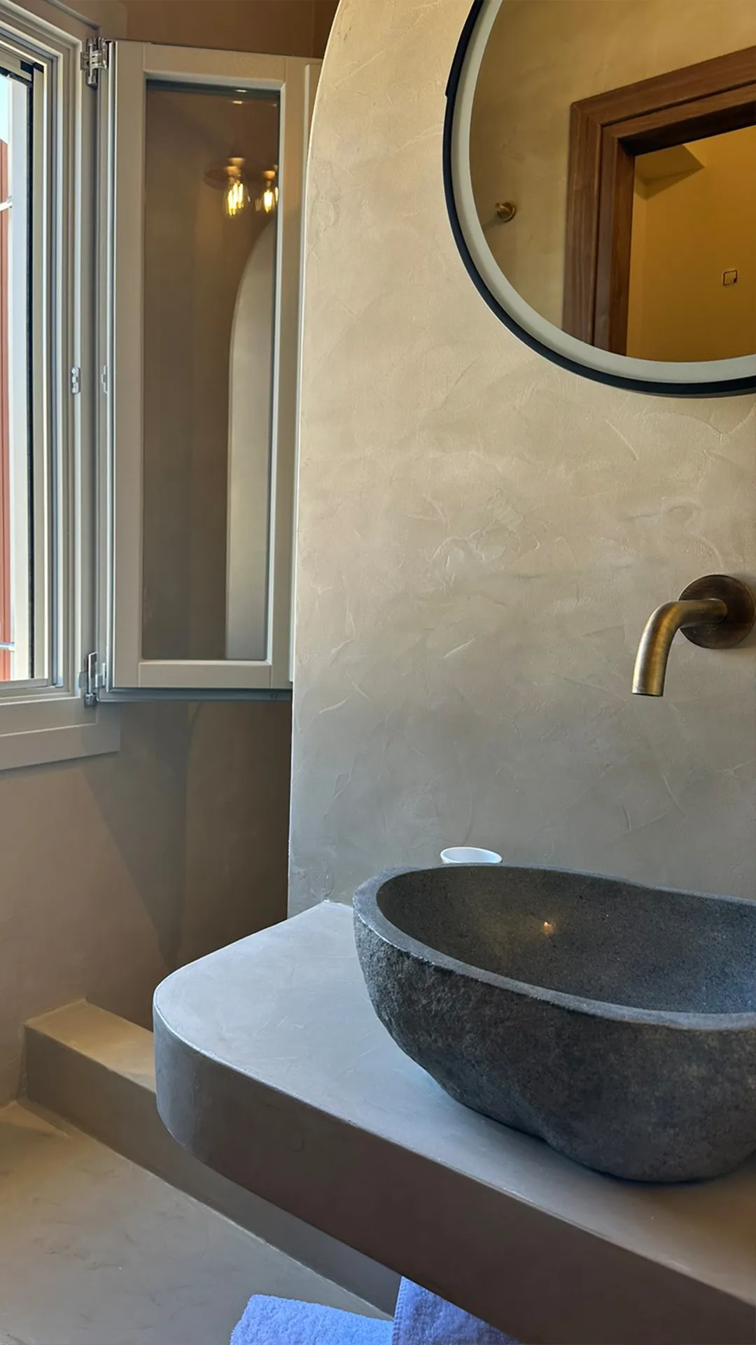 amalthea luxury suites ambrosia p12