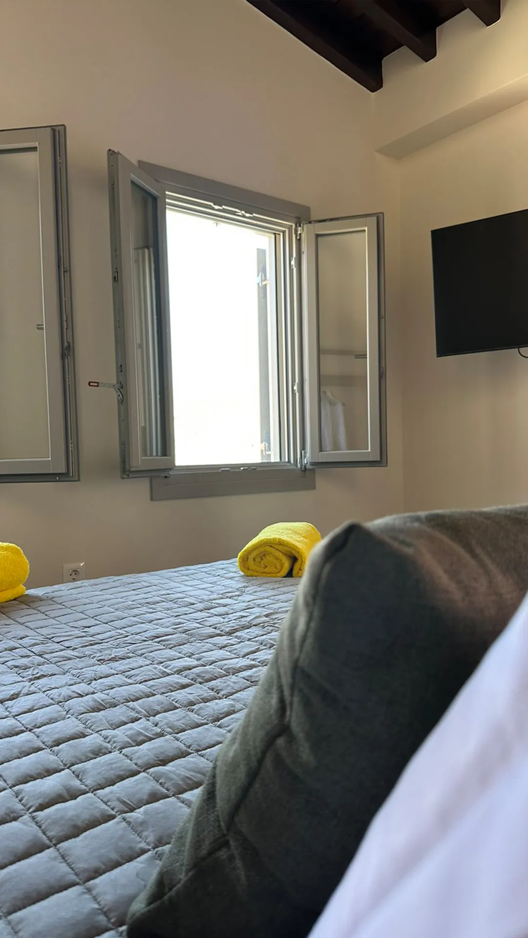 amalthea luxury suites karpos p12