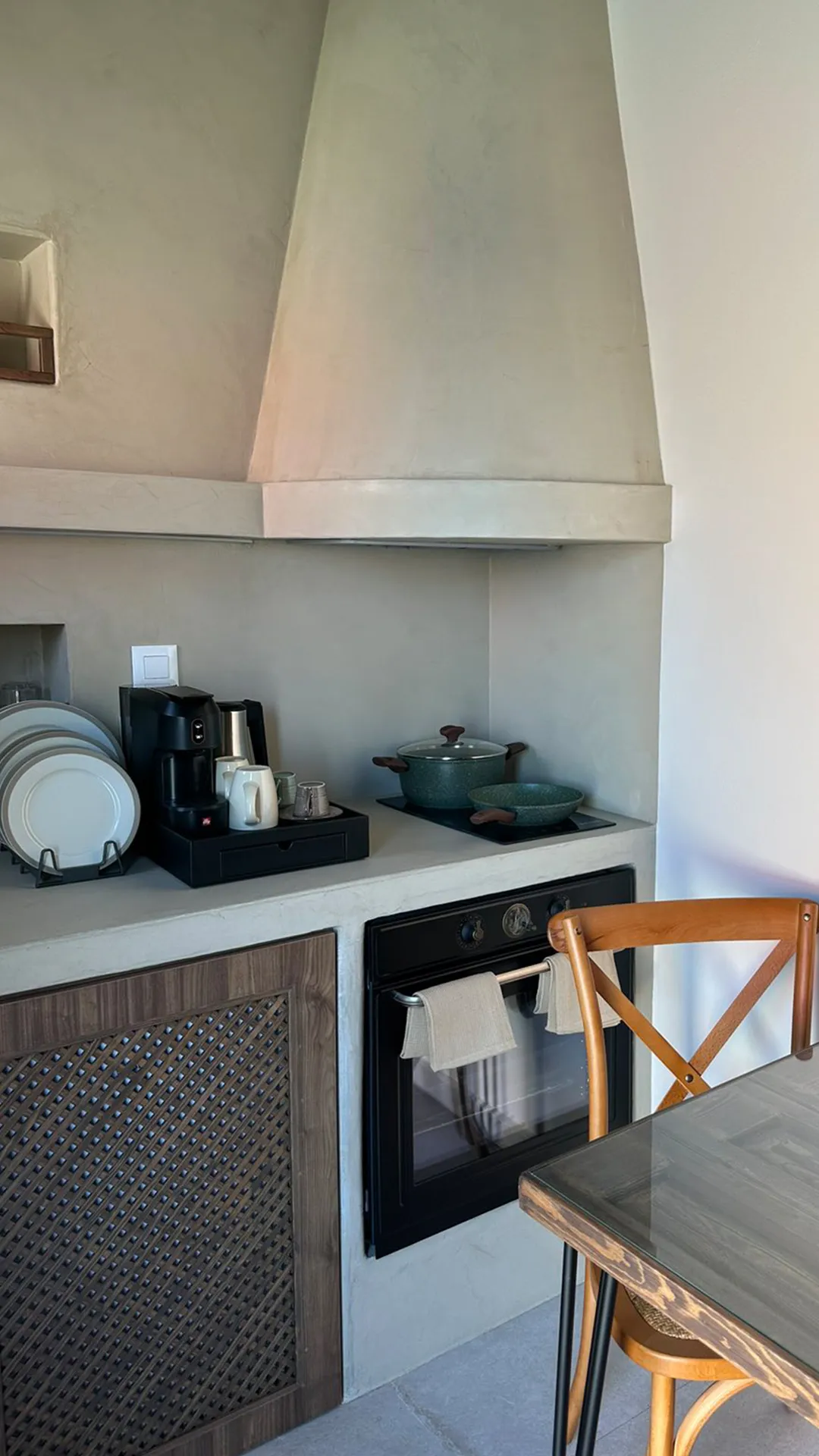 amalthea luxury suites karpos p7